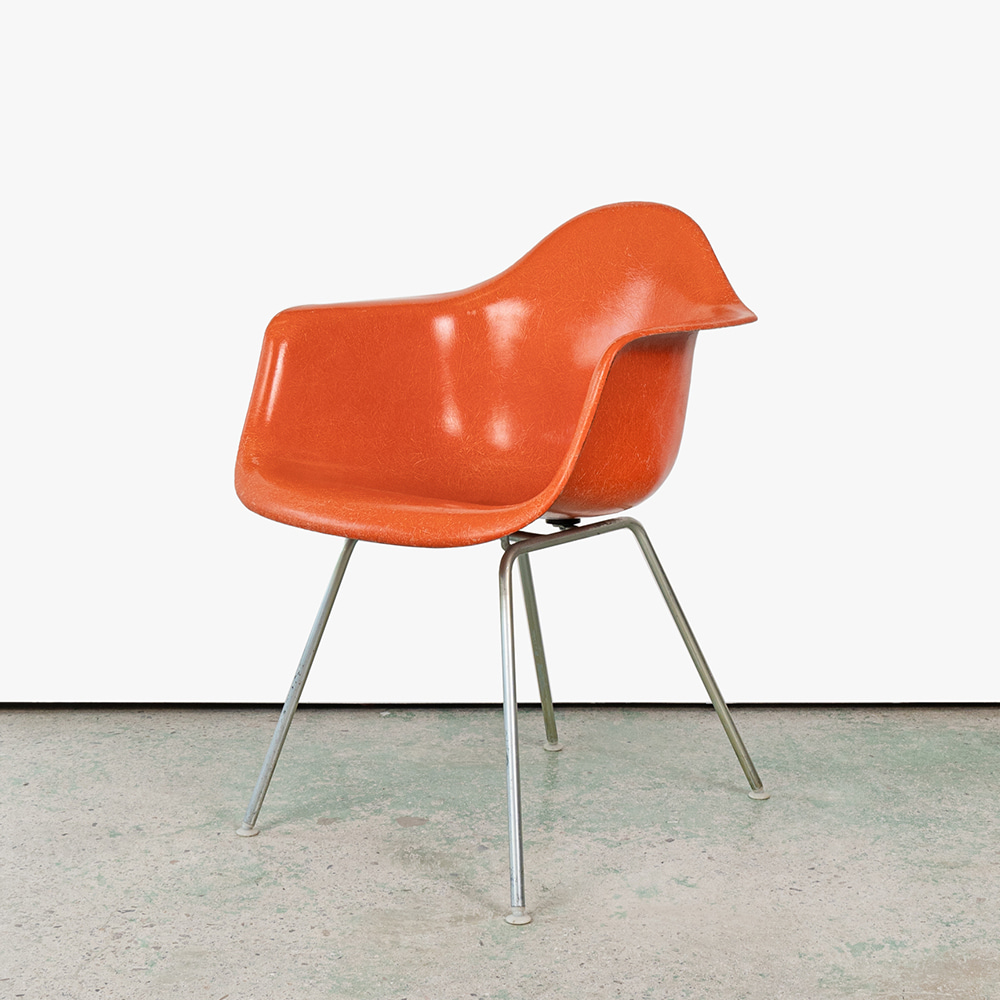 DAG Chair (Red Orange)