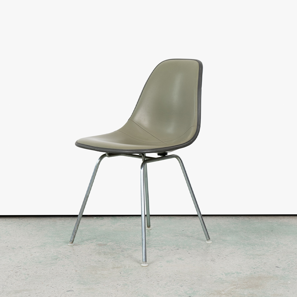 DSX Chair (Raw Umber / Naugahyde)