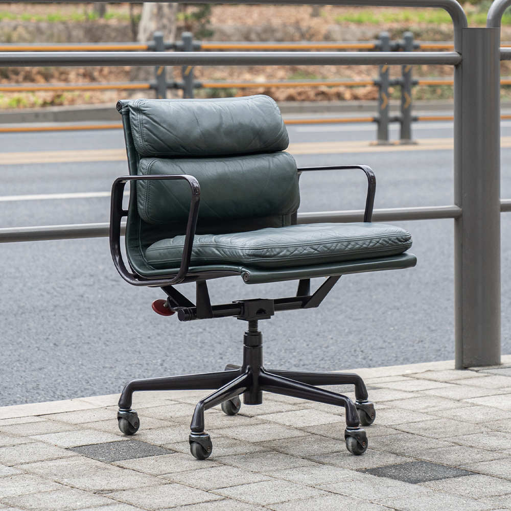 Aluminum Group Soft Pad Management Chair (Green)