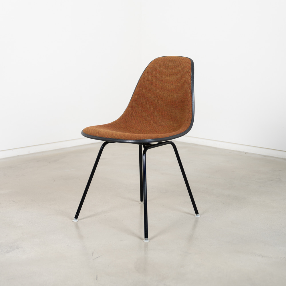 DSX Chair (Nilo Fabric)