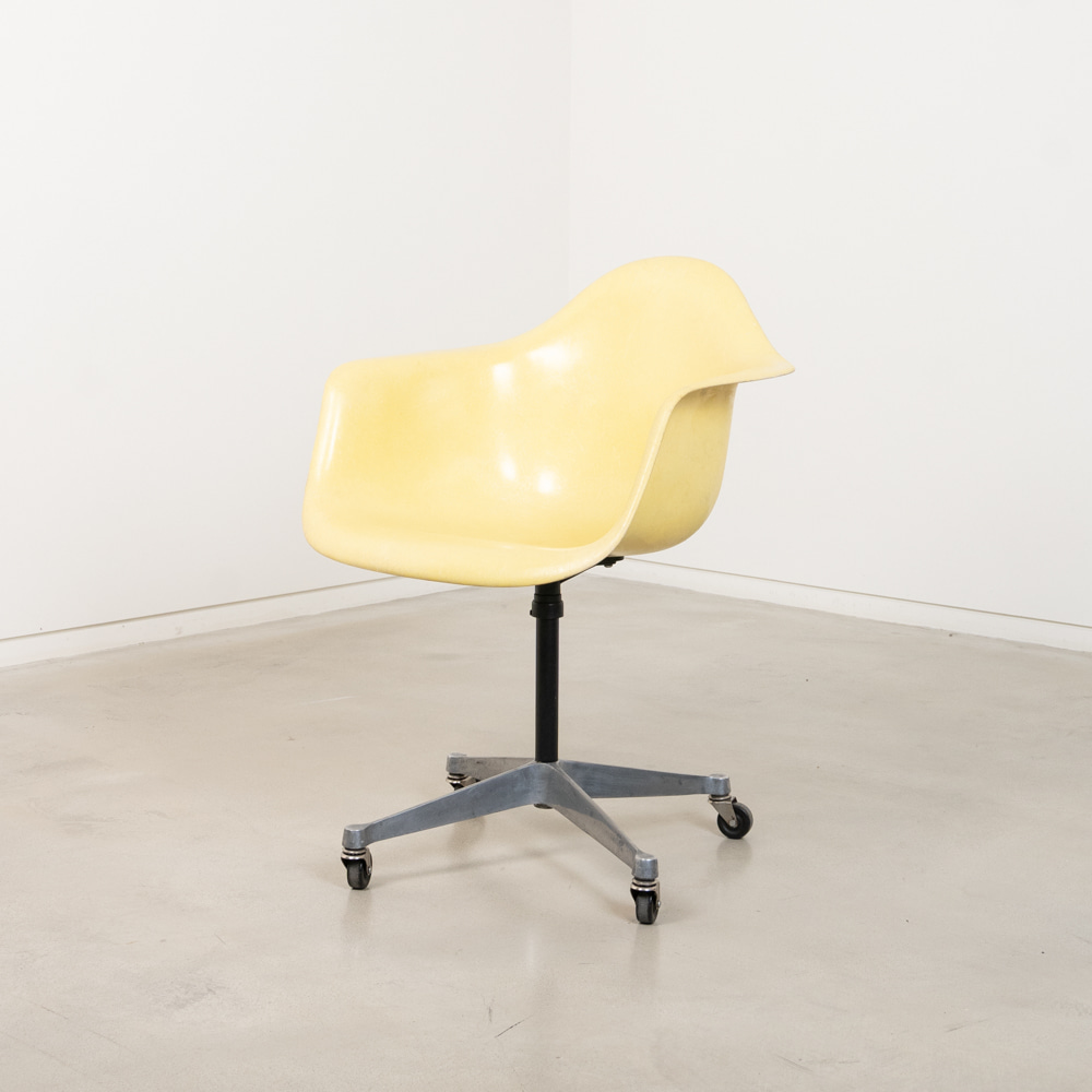 PACC Chair (Lemon Yellow)