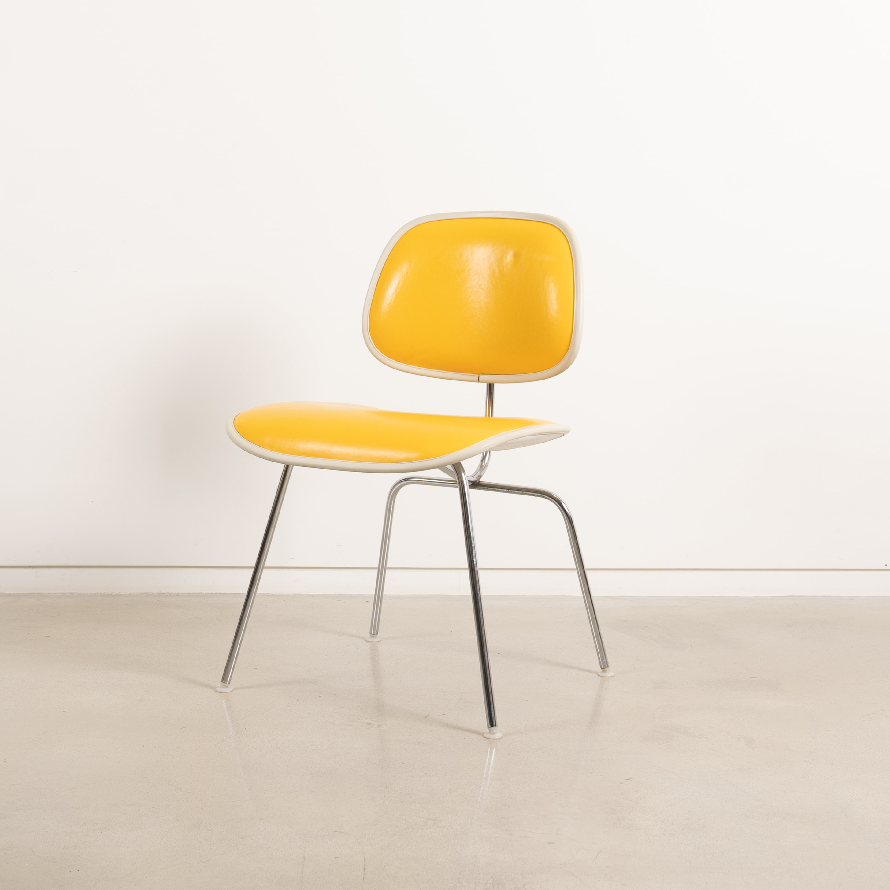 DCMU Chair (Yellow Light) Condition B