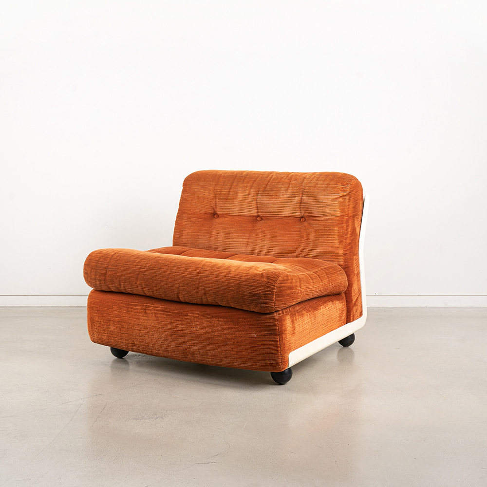 Amanta  Lounge Chair