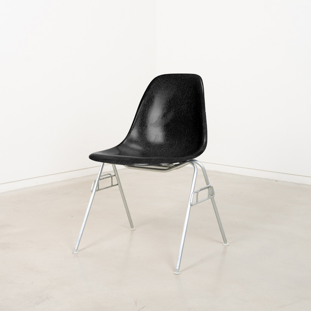 Vintage Eames Fiberglass Side Chair (Black)