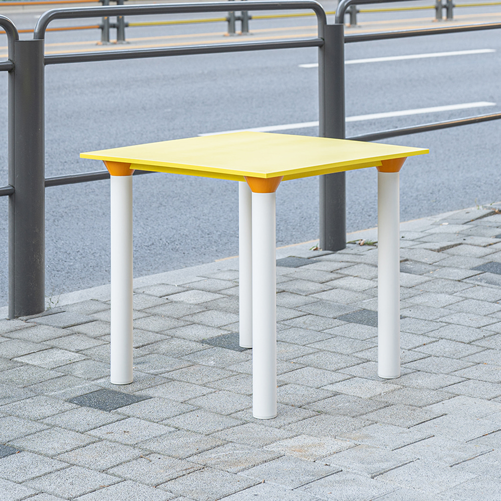 Model 4300 Yellow Dining Table by Anna Castelli Ferrieri