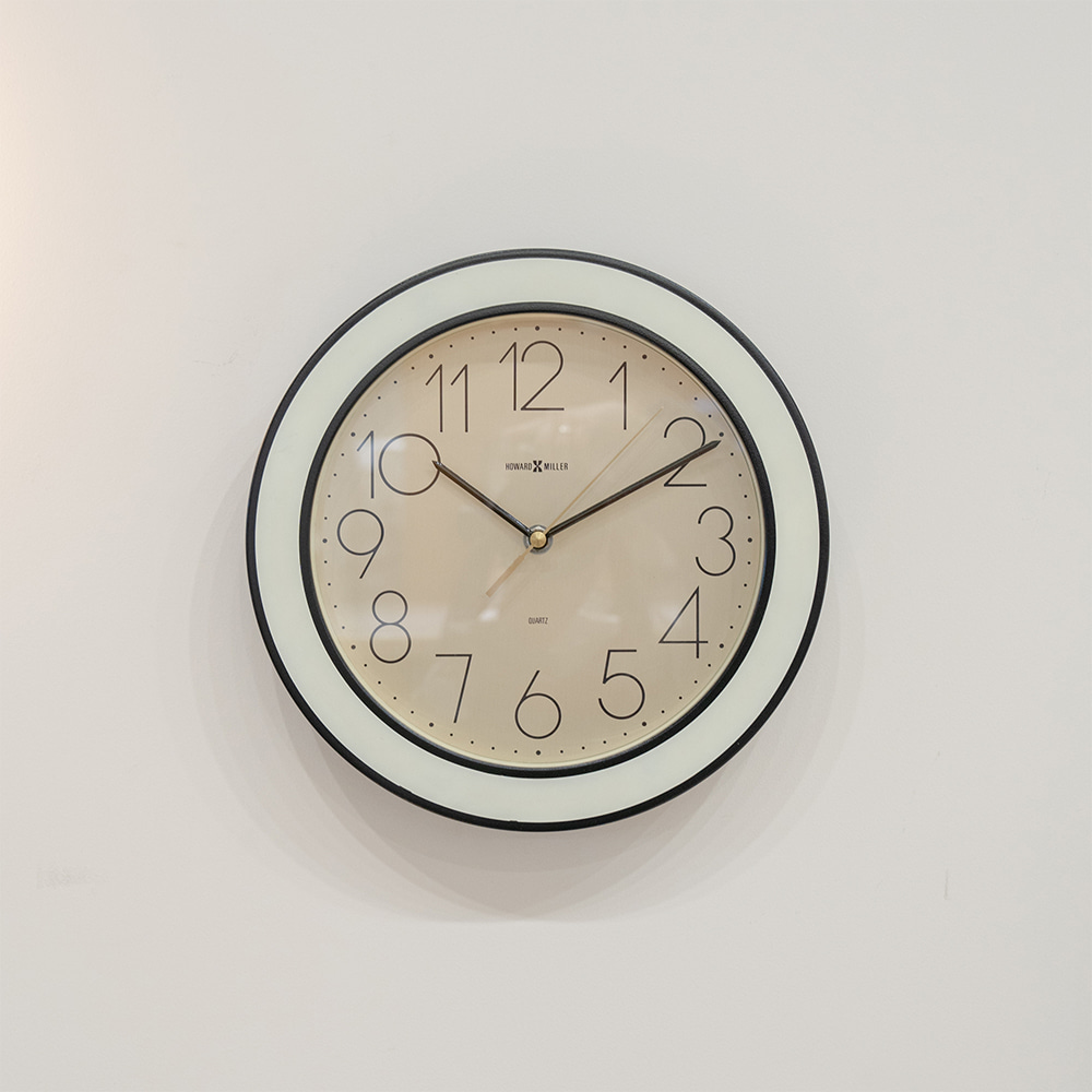 Model 622-918 Wall Clock by Howard Miller