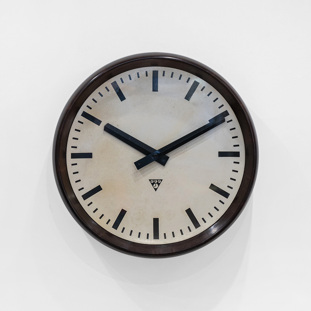 &#039;Large&#039; Bakelite Pragotron Wall Clock