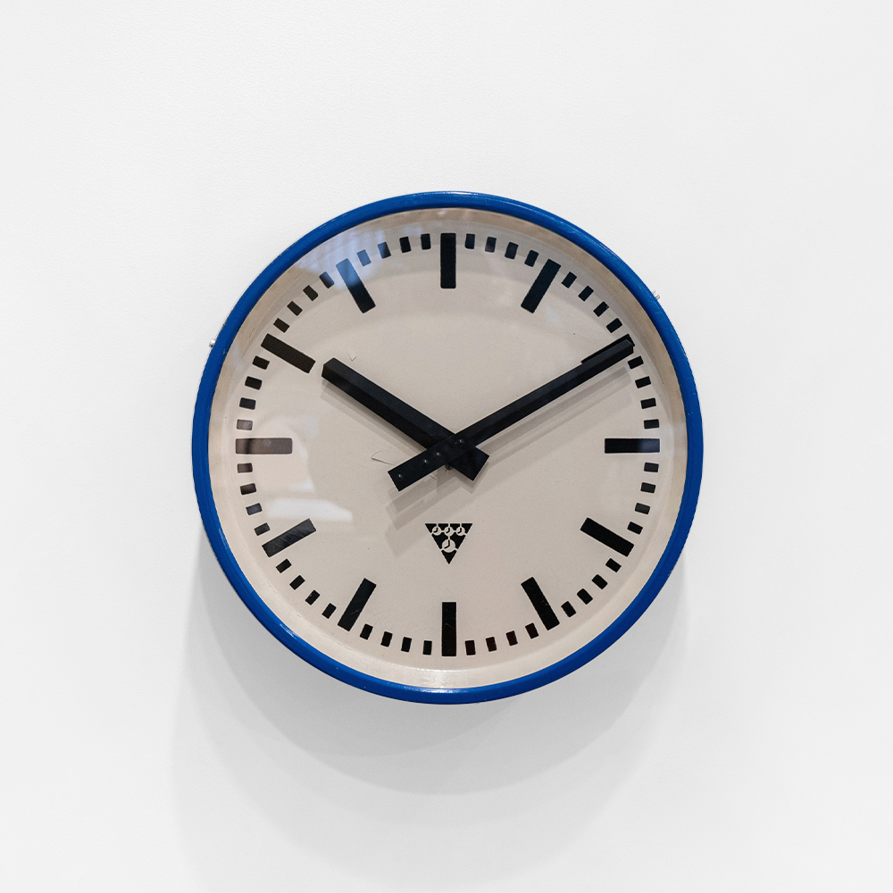 Pragotron Slave Wall Clock (Blue)