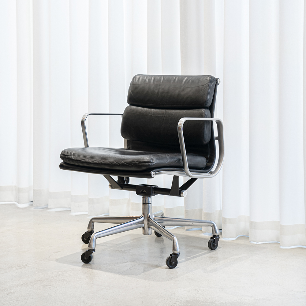 Aluminum Group Soft Pad Chair #02