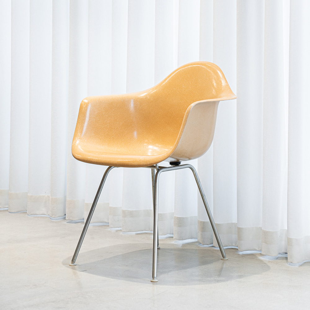 DAX Chair (Ochre Light)