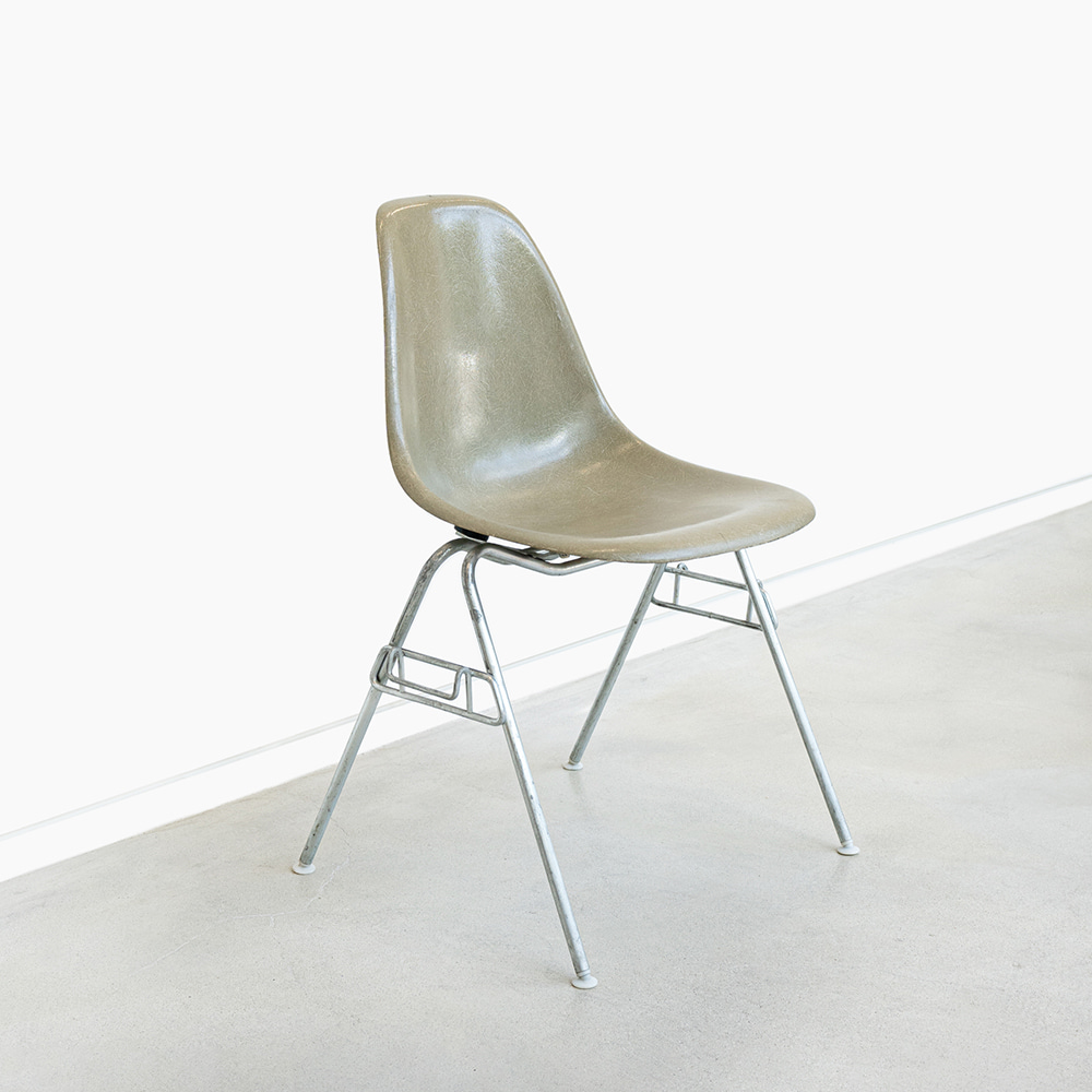 [B급제품] DSS Chair (Raw Umber)