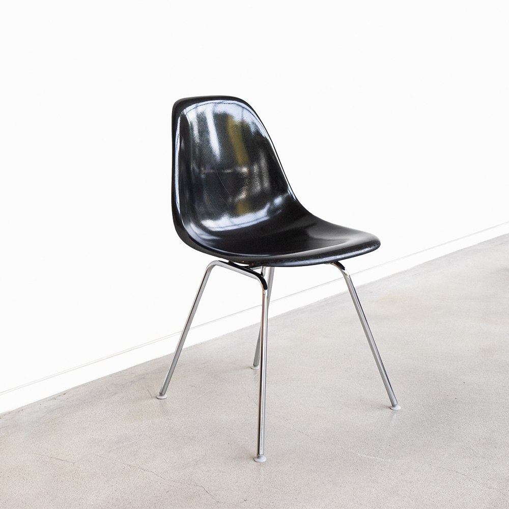 DSX Chair (Black / Vitra)