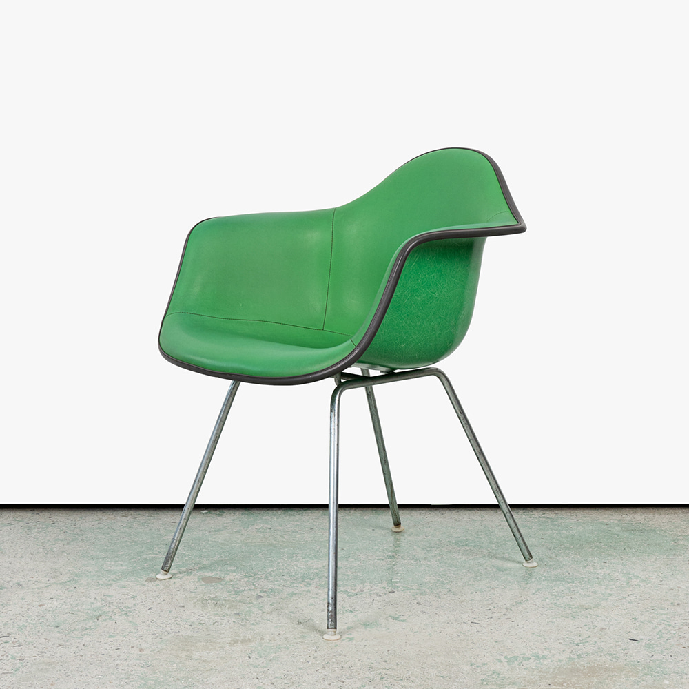 DAG Chair (Emerald Light / Naugahyde)