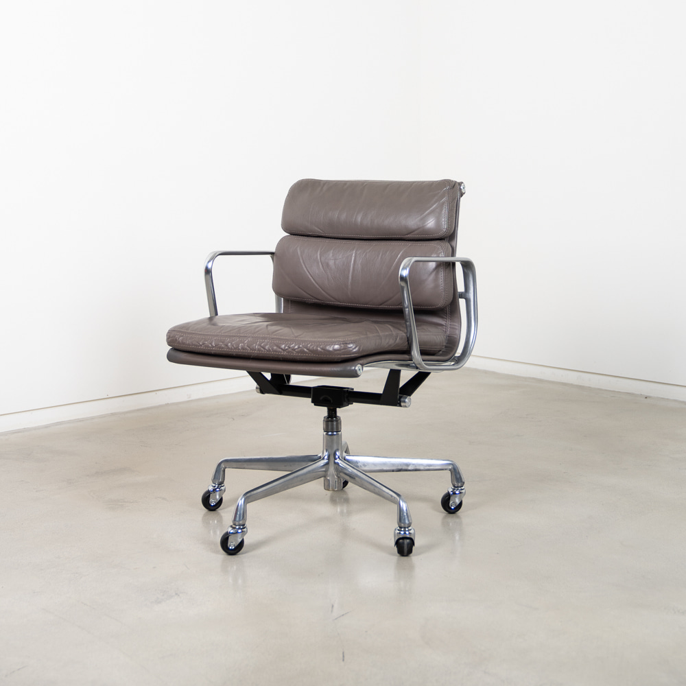 Alu Soft Pad Low Back Chair (Light Grey)