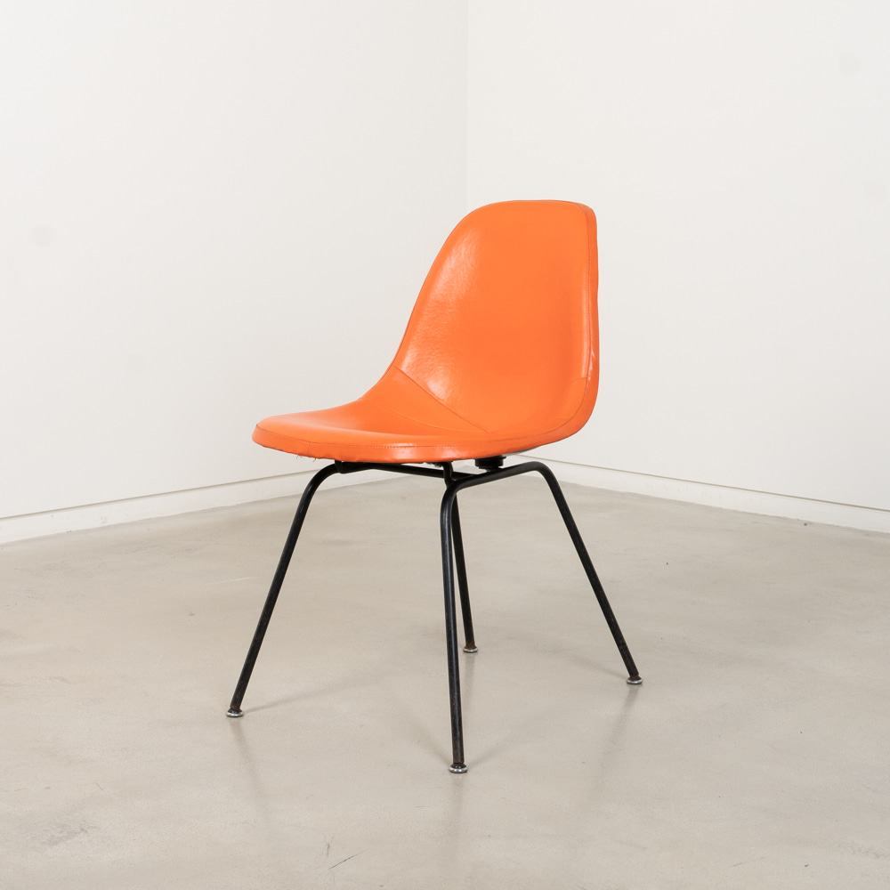 DSG Chair (Orange Cover / Elephant Hide Grey 쉘)