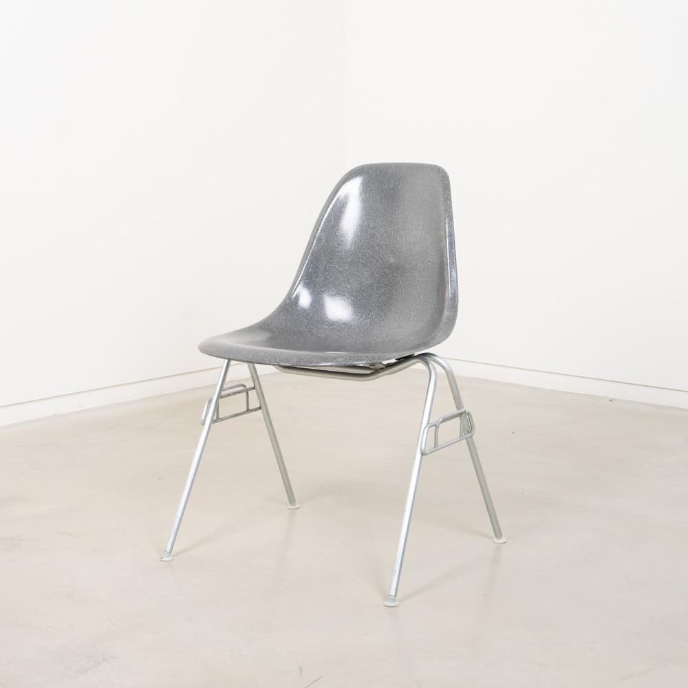 DSS Chair (Elephant Hide Grey)