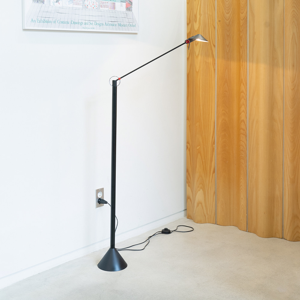 Memphis Style Floor Lamp by Heico Linke