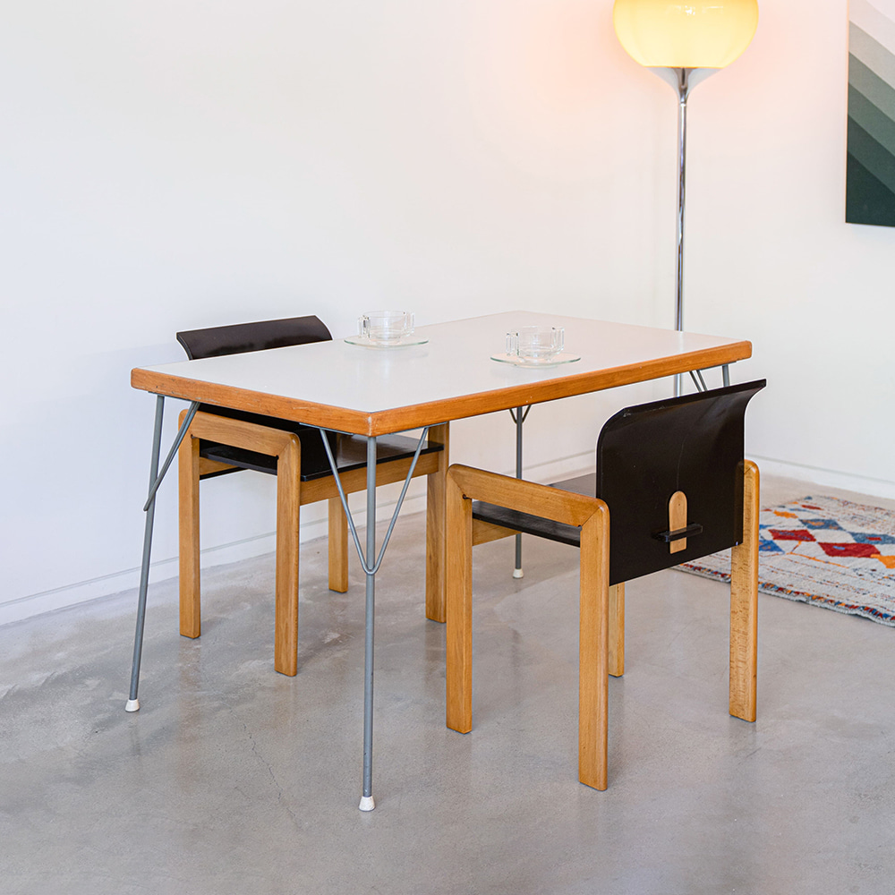 Model 531 Dining Table by Wim Rietveld and André Cordemeyer