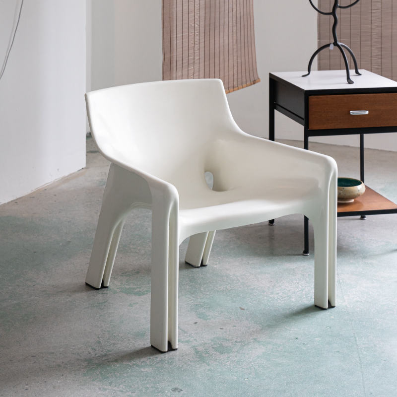 Vicario Lounge Chair by Vico Magistretti