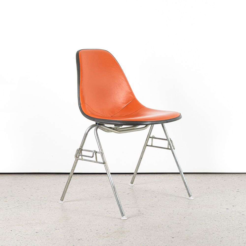 DSS Chair (Orange Dark / Naugahyde)