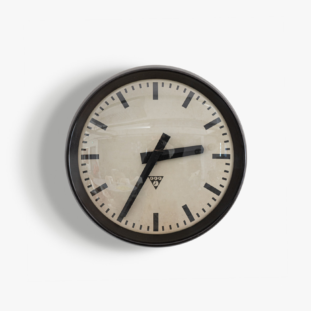 Pragotron Bakelite Wall Clock (두께 6cm) C