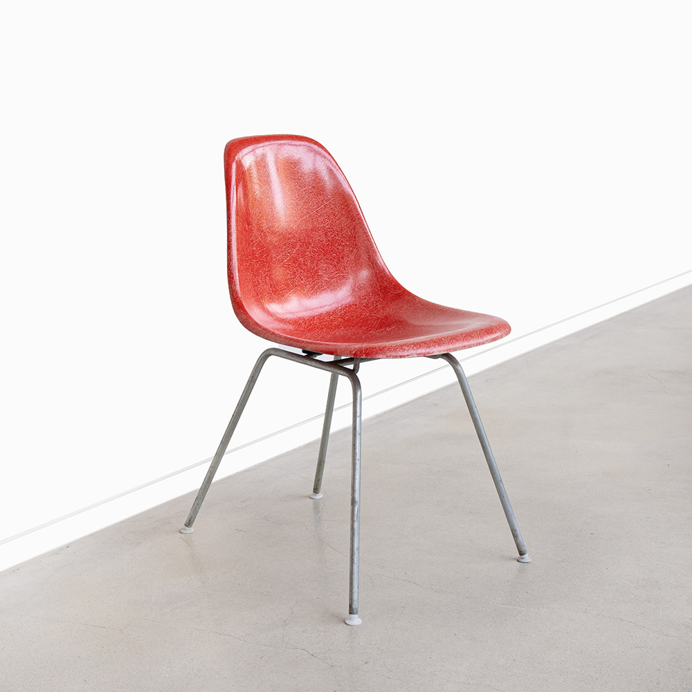 DSG Chair (Crimson)