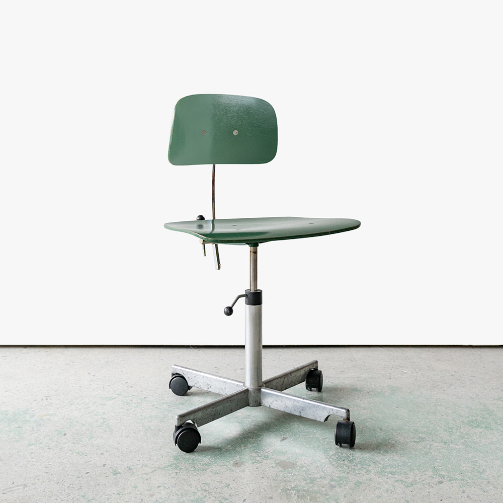 Kevi Chair (Green) by Jørgen Rasmussen