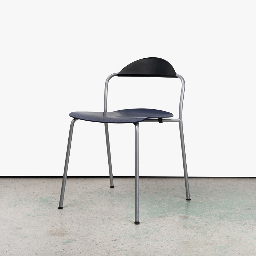 VicoSolo Stackable Chair by Vico Magistretti