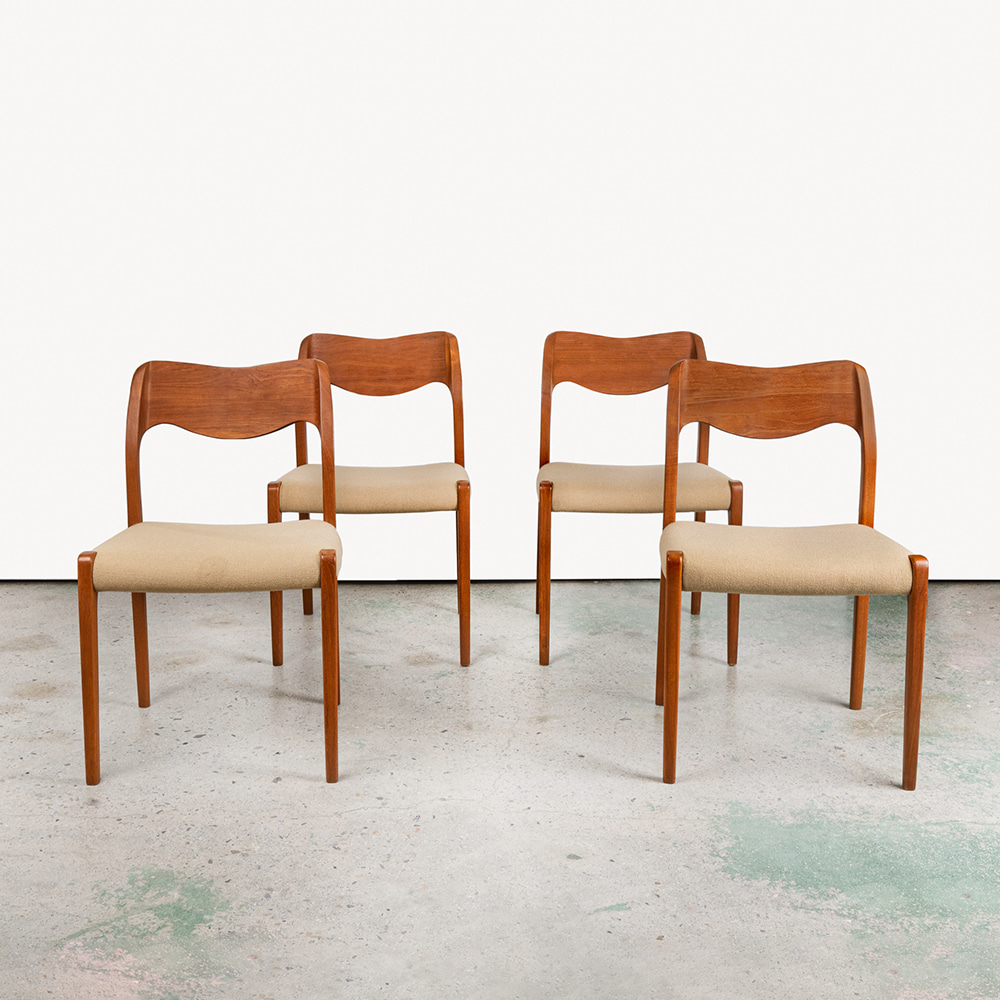 (Set of 4) Model 71 Chair by Niels Otto Møller